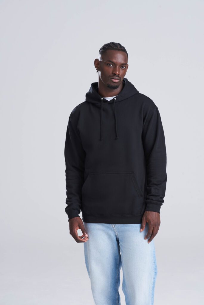 Huppari black omalla logolla
