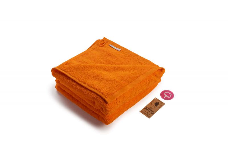 Orange Pyyhe brodeerauksella